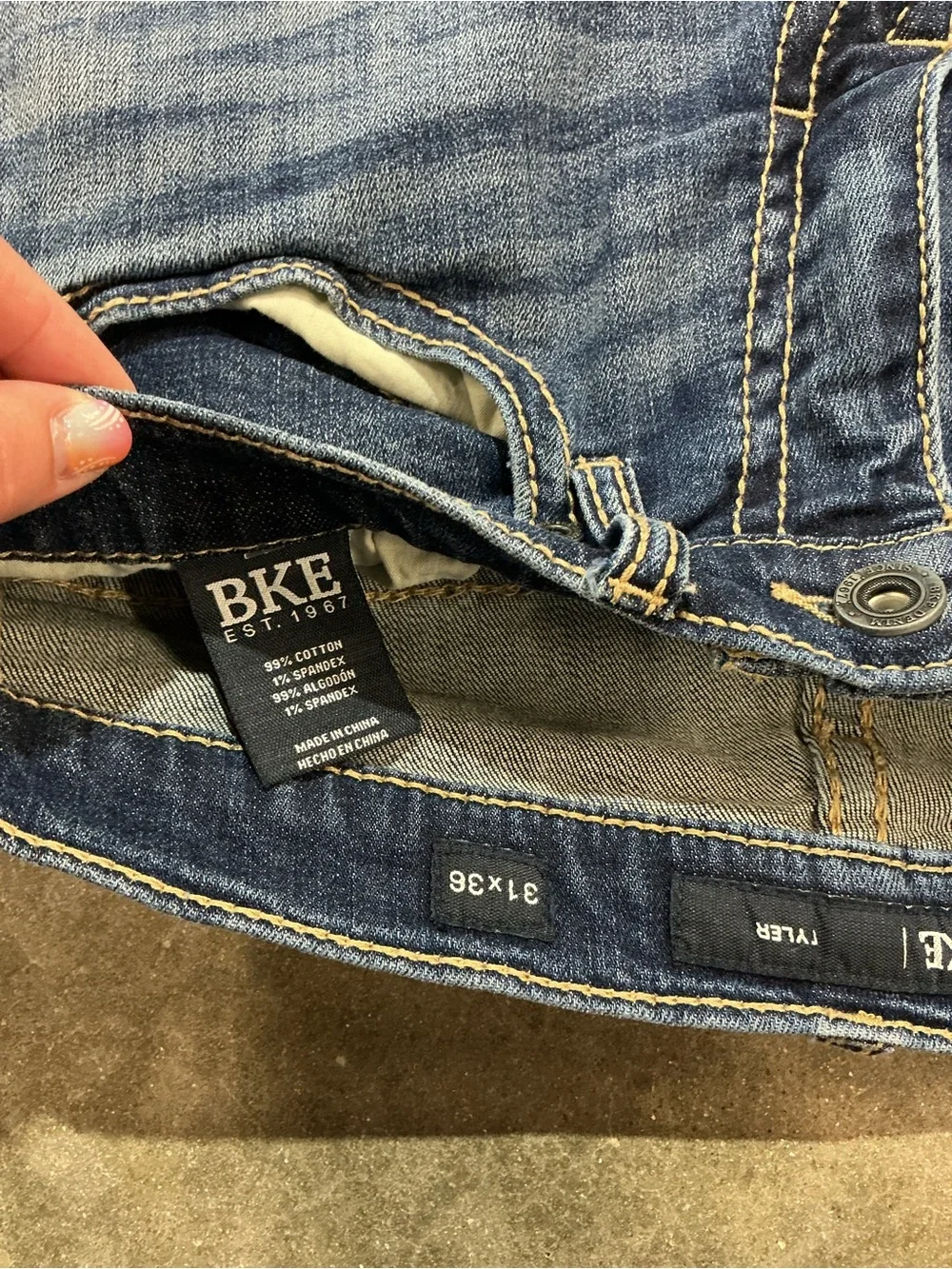 BKE Tyler Straight Leg Jeans Men’s 31x36 Medium Wash Stretch Denim Buckle Fit